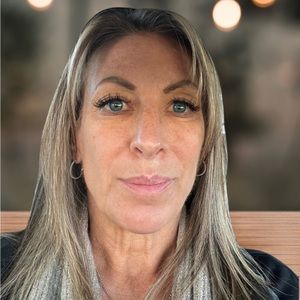 Meet your Posher, Lynda
